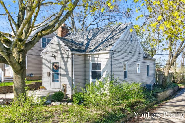 1233 Diamond Avenue NE, Grand Rapids, MI 49505