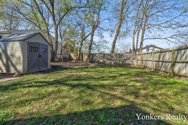 1233 Diamond Avenue NE, Grand Rapids, MI 49505