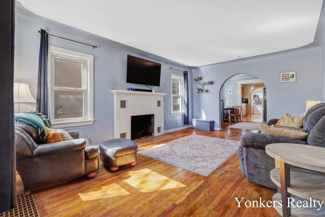 1233 Diamond Avenue NE, Grand Rapids, MI 49505