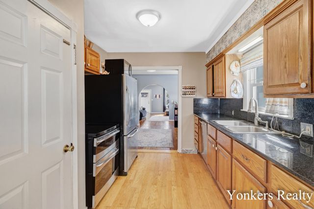 1233 Diamond Avenue NE, Grand Rapids, MI 49505