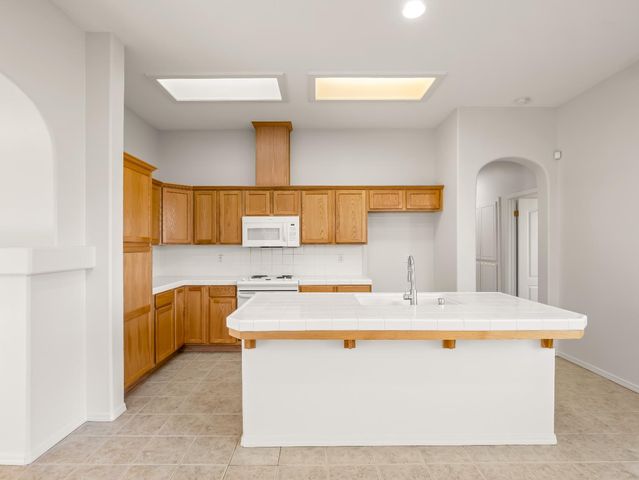 611 W Venice Lane, Clovis, CA 93619