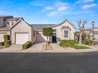 611 W Venice Lane, Clovis, CA 93619