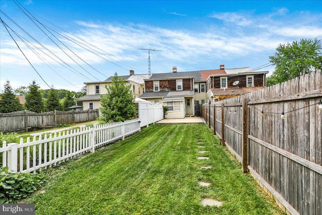 5 W 2ND AVE, Lititz, PA 17543