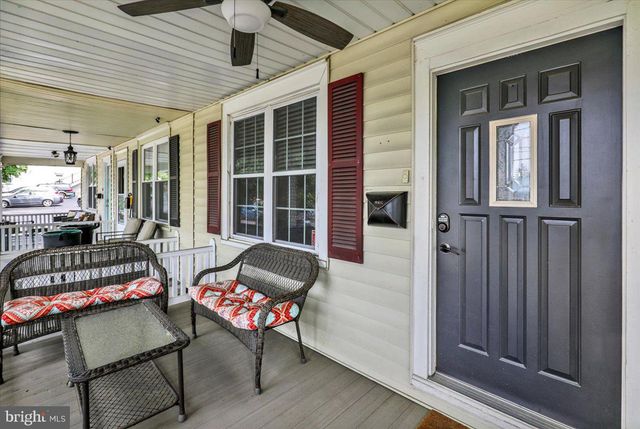 5 W 2ND AVE, Lititz, PA 17543
