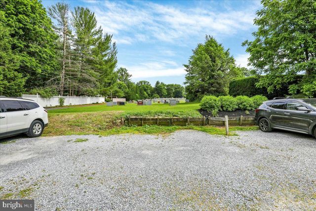 5 W 2ND AVE, Lititz, PA 17543