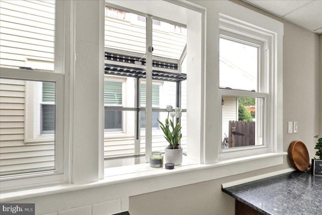 5 W 2ND AVE, Lititz, PA 17543