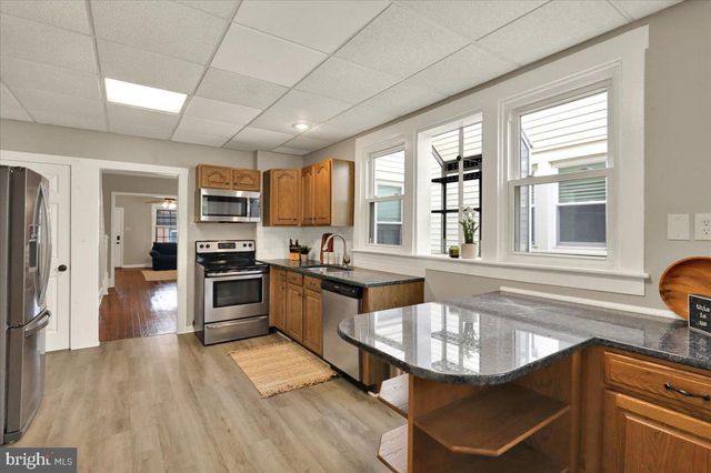 5 W 2ND AVE, Lititz, PA 17543