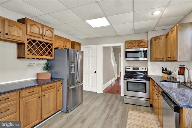 5 W 2ND AVE, Lititz, PA 17543