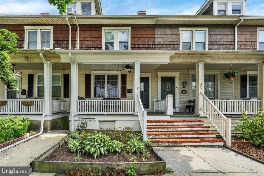 5 W 2ND AVE, Lititz, PA 17543