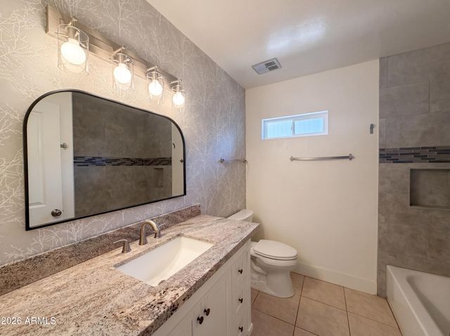 3028 E MARILYN Road, Phoenix, AZ 85032