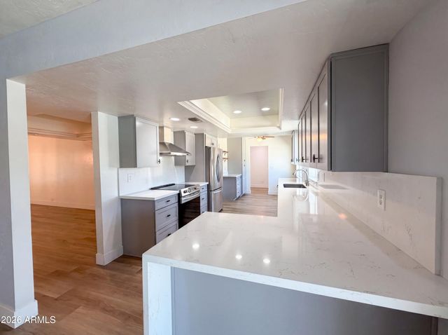 3028 E MARILYN Road, Phoenix, AZ 85032