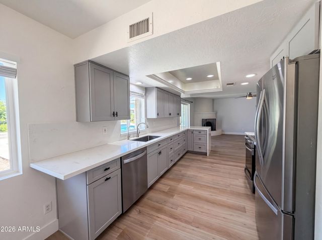3028 E MARILYN Road, Phoenix, AZ 85032