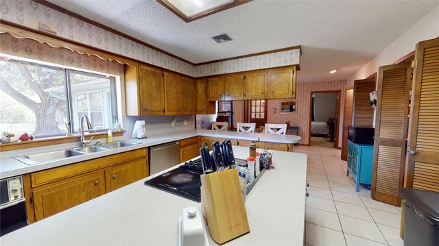 4 Shantilly Lane, Bay City, TX 77414