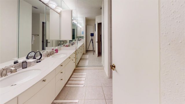 4 Shantilly Lane, Bay City, TX 77414
