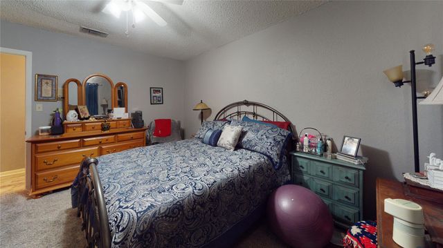 4 Shantilly Lane, Bay City, TX 77414