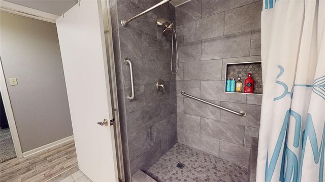 4 Shantilly Lane, Bay City, TX 77414