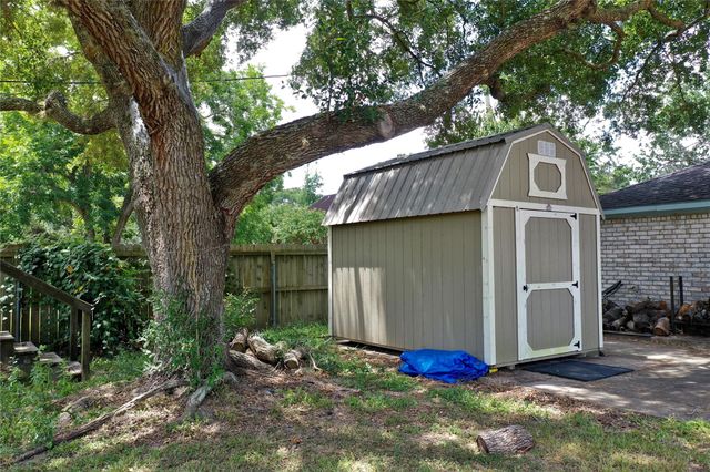 4 Shantilly Lane, Bay City, TX 77414