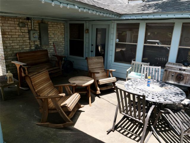 4 Shantilly Lane, Bay City, TX 77414