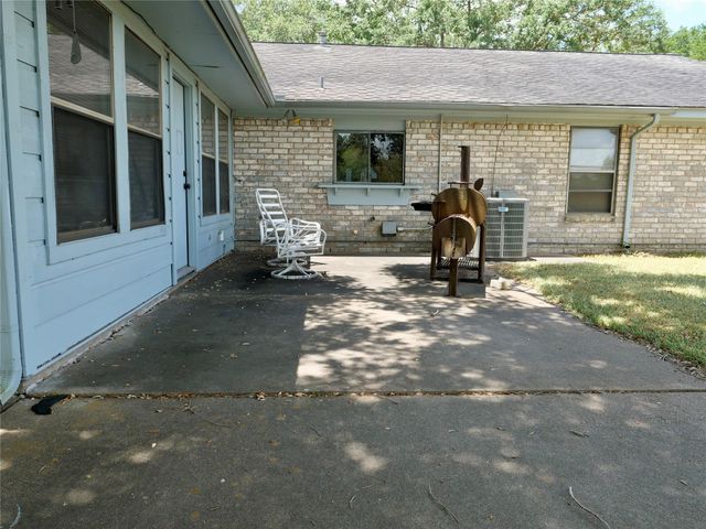 4 Shantilly Lane, Bay City, TX 77414