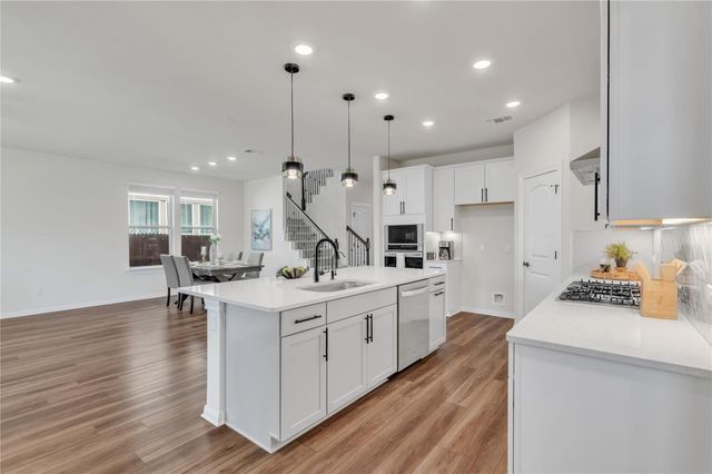 201 Bella Luna WAY, Liberty Hill, TX 78642