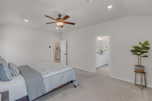 201 Bella Luna WAY, Liberty Hill, TX 78642