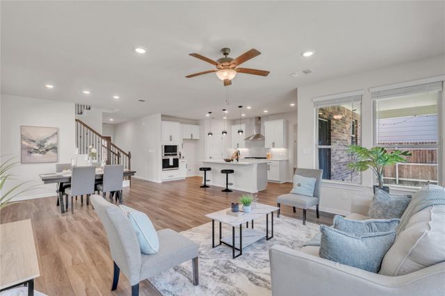 201 Bella Luna WAY, Liberty Hill, TX 78642