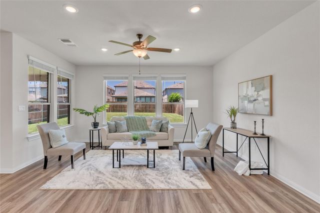 201 Bella Luna WAY, Liberty Hill, TX 78642