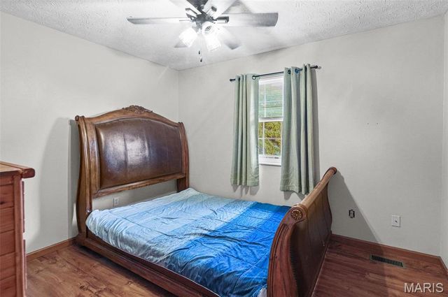 1009 Robert Drive, Maryville, IL 62062