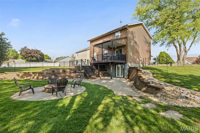 1009 Robert Drive, Maryville, IL 62062