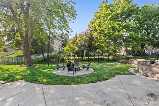 1009 Robert Drive, Maryville, IL 62062