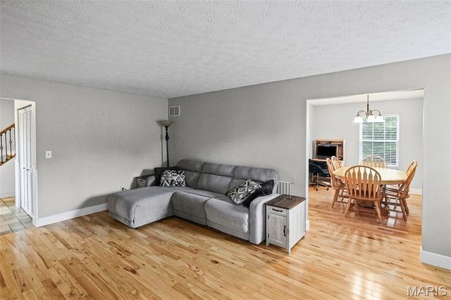 1009 Robert Drive, Maryville, IL 62062