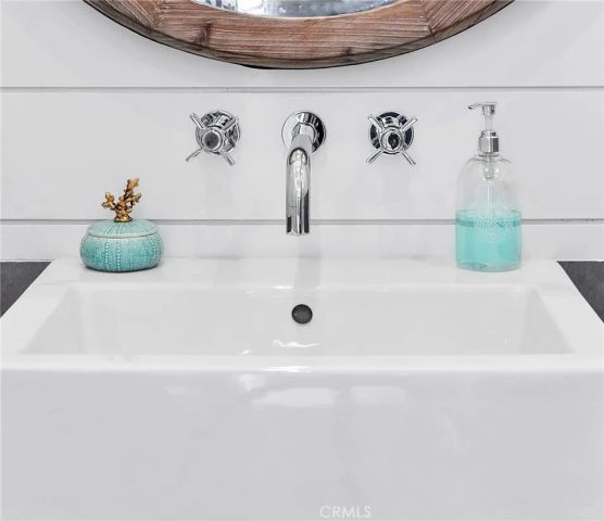 1324 E Balboa Boulevard, Newport Beach, CA 92661