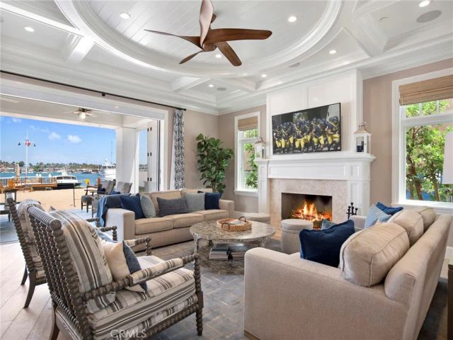 1324 E Balboa Boulevard, Newport Beach, CA 92661