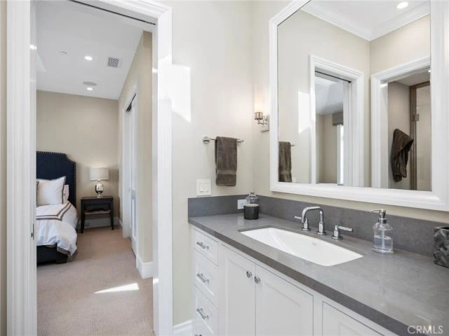 1324 E Balboa Boulevard, Newport Beach, CA 92661