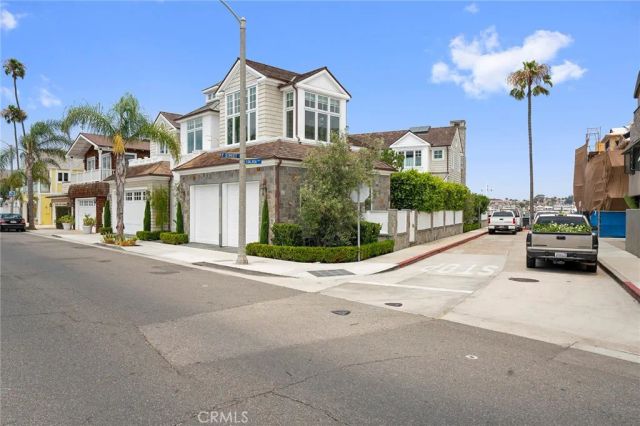 1324 E Balboa Boulevard, Newport Beach, CA 92661
