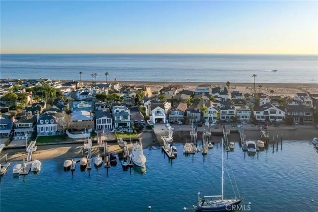 1324 E Balboa Boulevard, Newport Beach, CA 92661