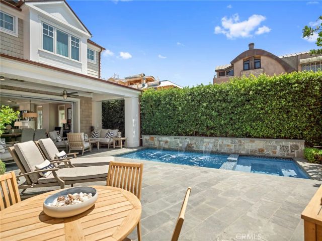 1324 E Balboa Boulevard, Newport Beach, CA 92661