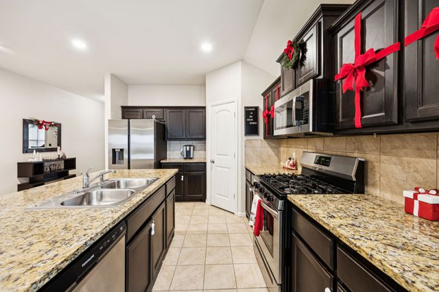 6337 Pontoon Street, Fort Worth, TX 76179