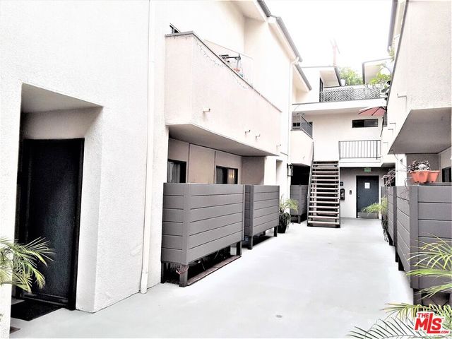 11230 Camarillo Street 101, North Hollywood, CA 91602