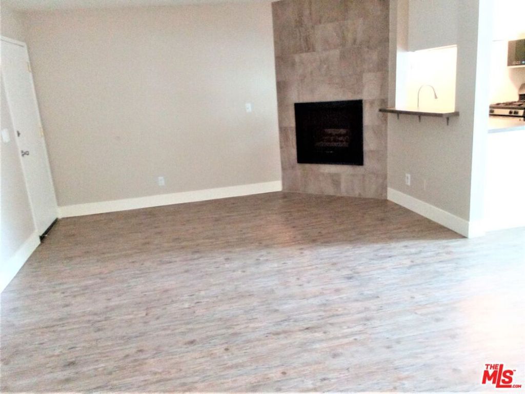 11230 Camarillo Street 101, North Hollywood, CA 91602