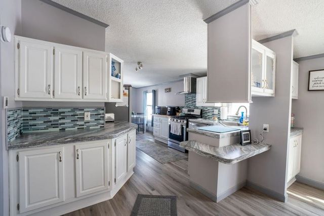 6 Lincoln Street, Epsom, NH 03234