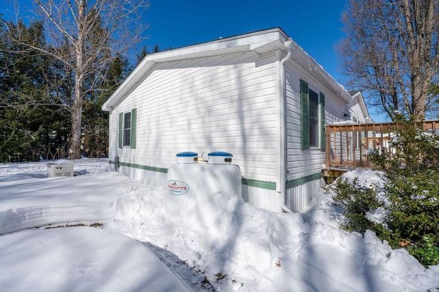 6 Lincoln Street, Epsom, NH 03234