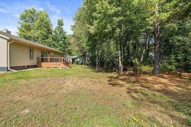 2201 W BREEZEWOOD COURT, Plover, WI 54467