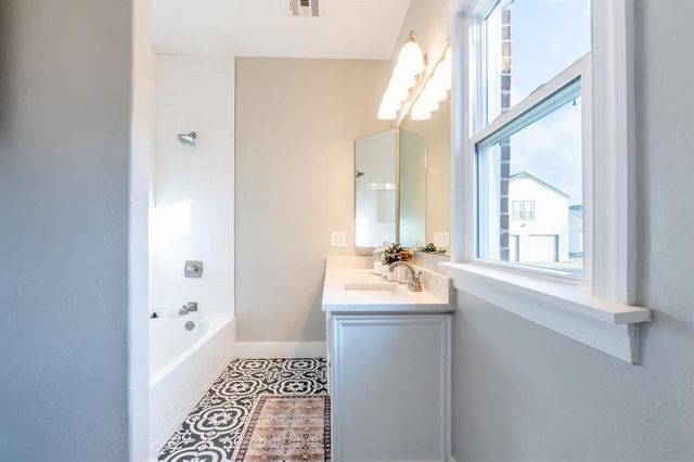 2021 N Broadway Avenue, Shawnee, OK 74804