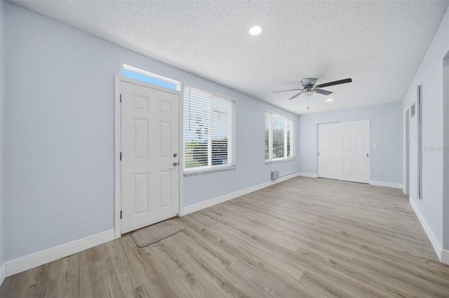 2401 ECUADORIAN WAY 19, Clearwater, FL 33763