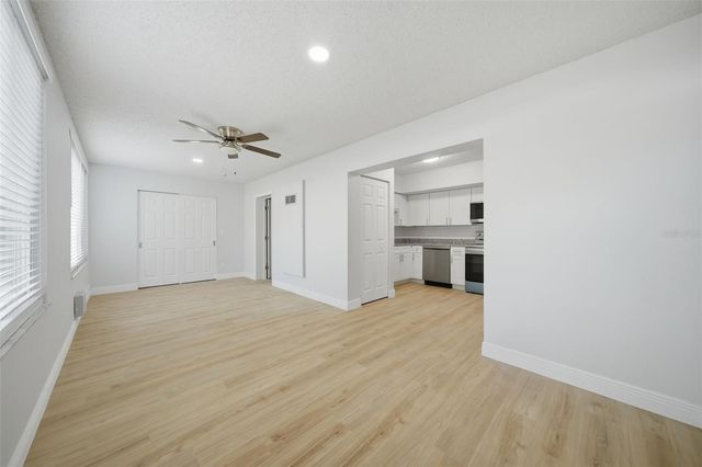 2401 ECUADORIAN WAY 19, Clearwater, FL 33763