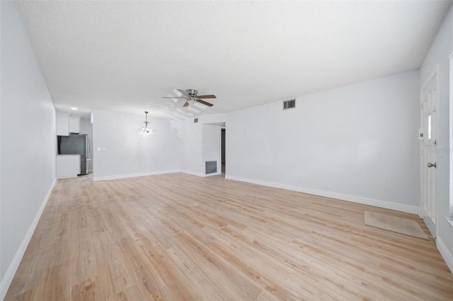2401 ECUADORIAN WAY 19, Clearwater, FL 33763