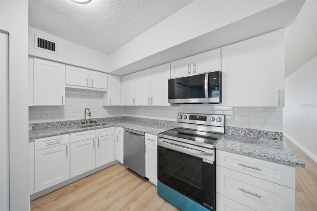 2401 ECUADORIAN WAY 19, Clearwater, FL 33763