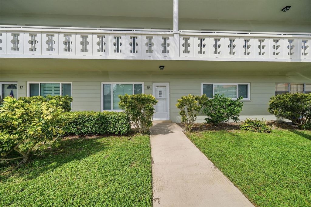 2401 ECUADORIAN WAY 19, Clearwater, FL 33763