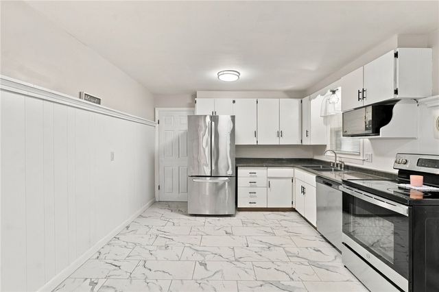 6 Sand Street, Coventry, RI 02816